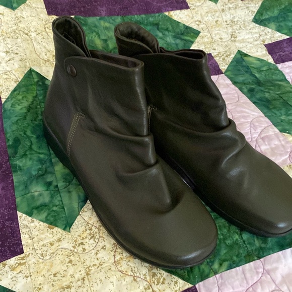 New Green Ankle Boot Made in Portugal  Size 36 - Picture 1 of 3